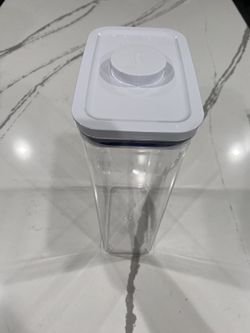 OXO Plastic Container !