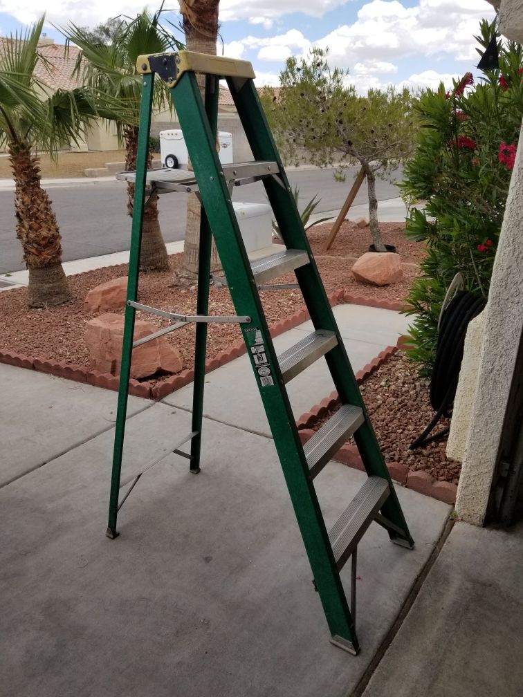 6ft fiberglass ladder