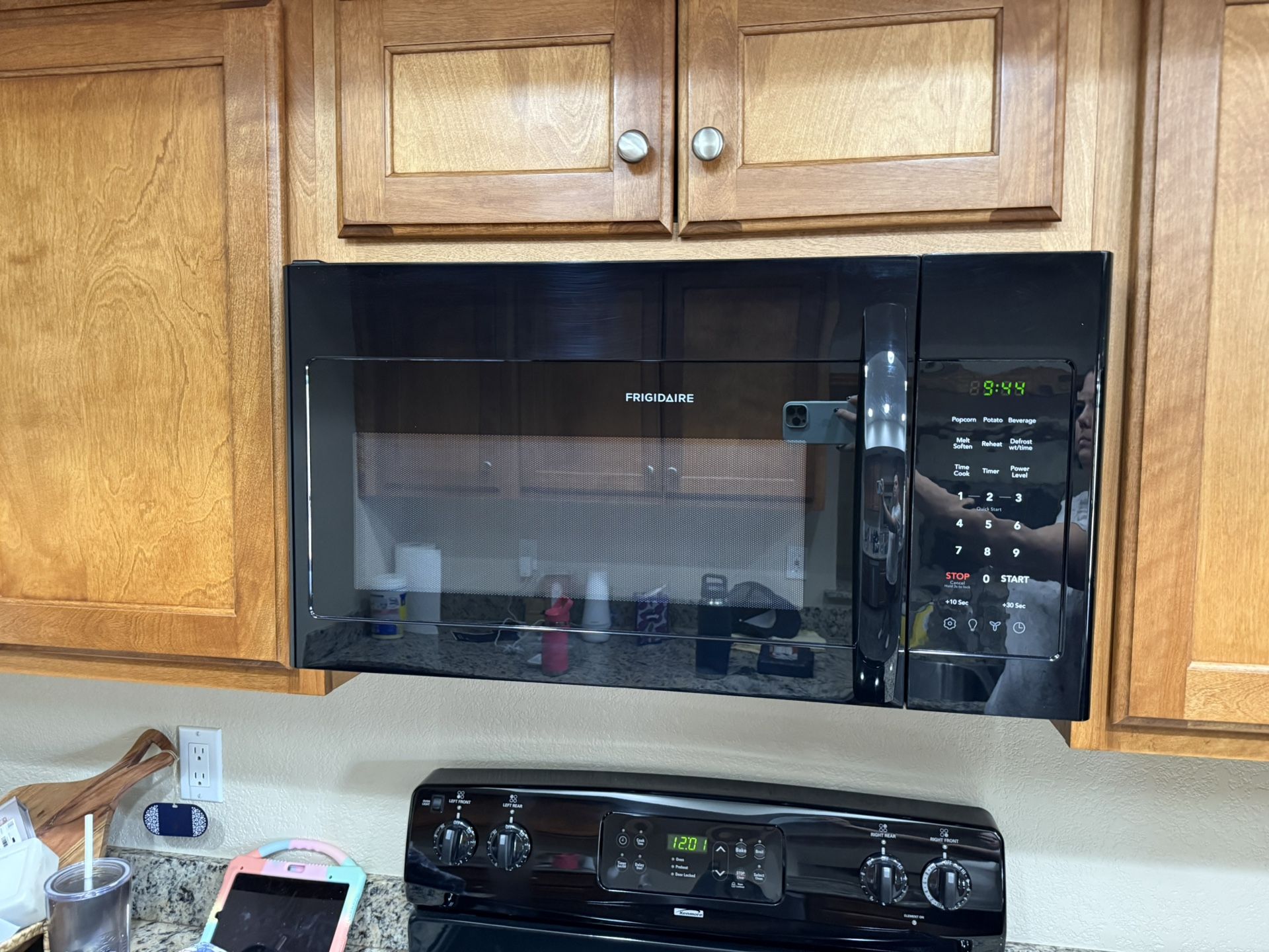 Frigidaire microwave 30”