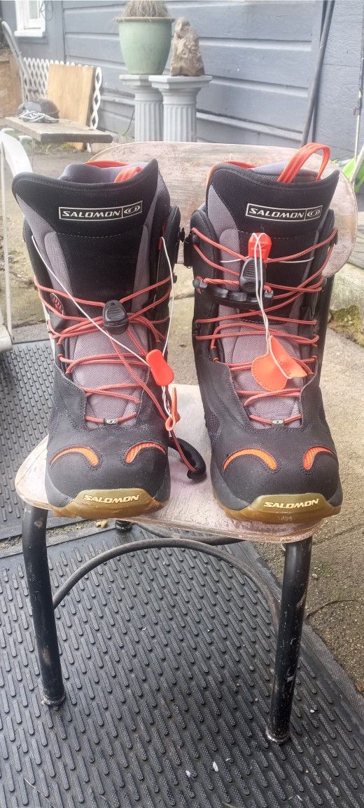 SALOMON SNOW BOOTS