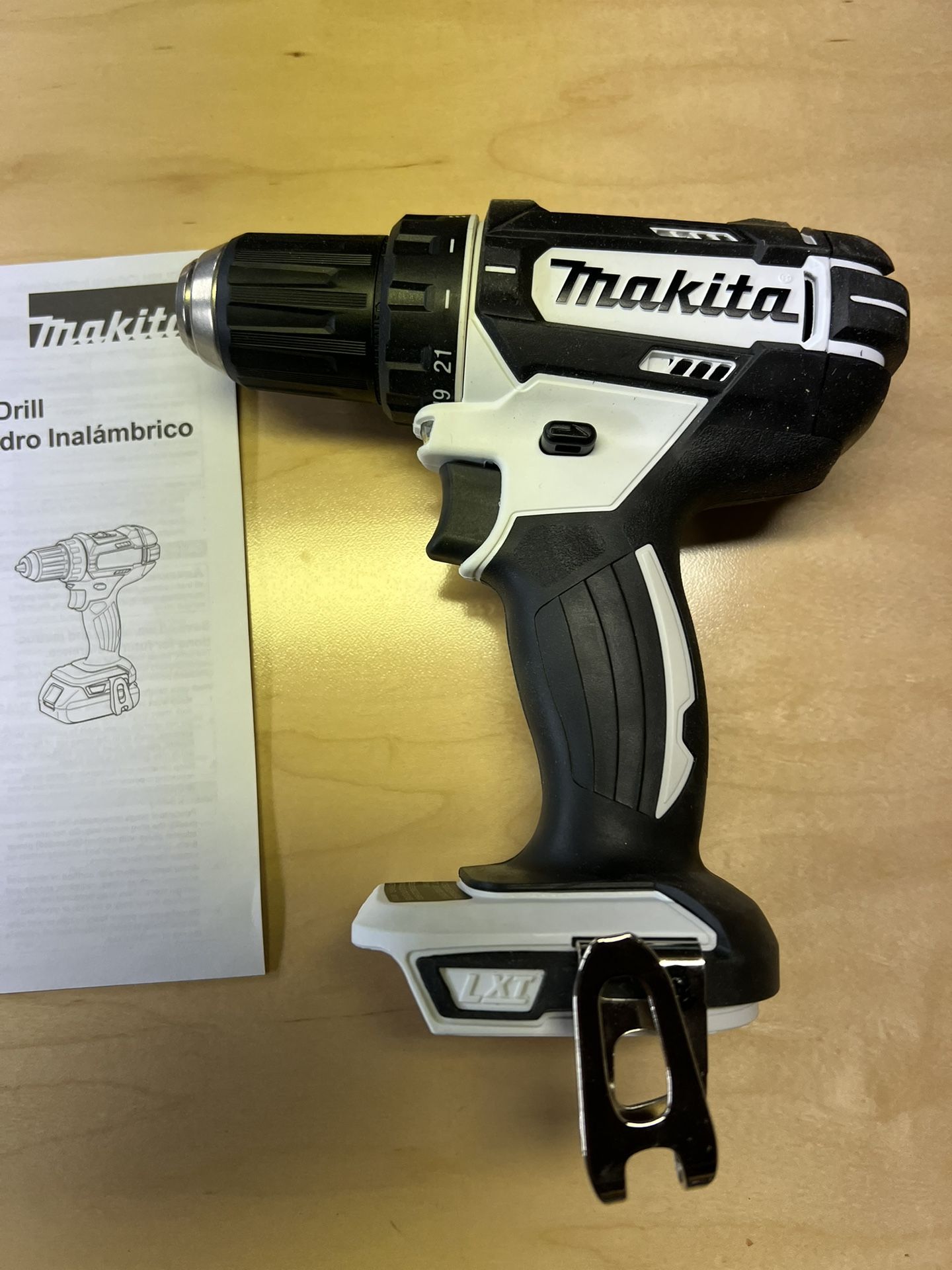 Makita XFD10, 18V LXT Lithium-Ion 1/2 in. Cordless Driver-Drill (Tool-Only)