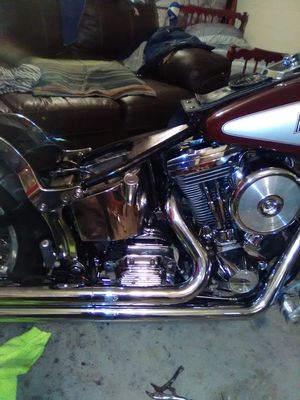 Photo Harley Davidson Dyna 1340 screaming eagle 1995 it has Vance Hines drag pipes and lots of extra crome and just got finished waiting on a belt and seat