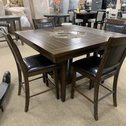 KITCHEN TABLES 599.99