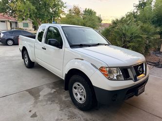 Nissan Frontier Extended Cab Pickup Truck