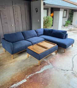 Macys Sofa ( Delivery Available )