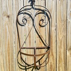 WALL HANGING PLANTER IN GREAT CONDITION (29" x 13" × 7")