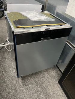 Bosch Panel Ready 24” W Built In Dishwasher Open Box