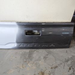 2016 Toyota Tacoma Tailgate