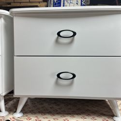 2 White Naitstand 