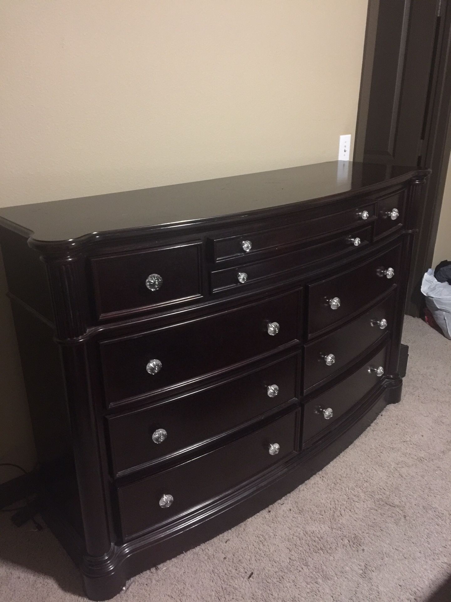 Rooms to go dumont canopy bed (King Size) And Dresser for Sale in