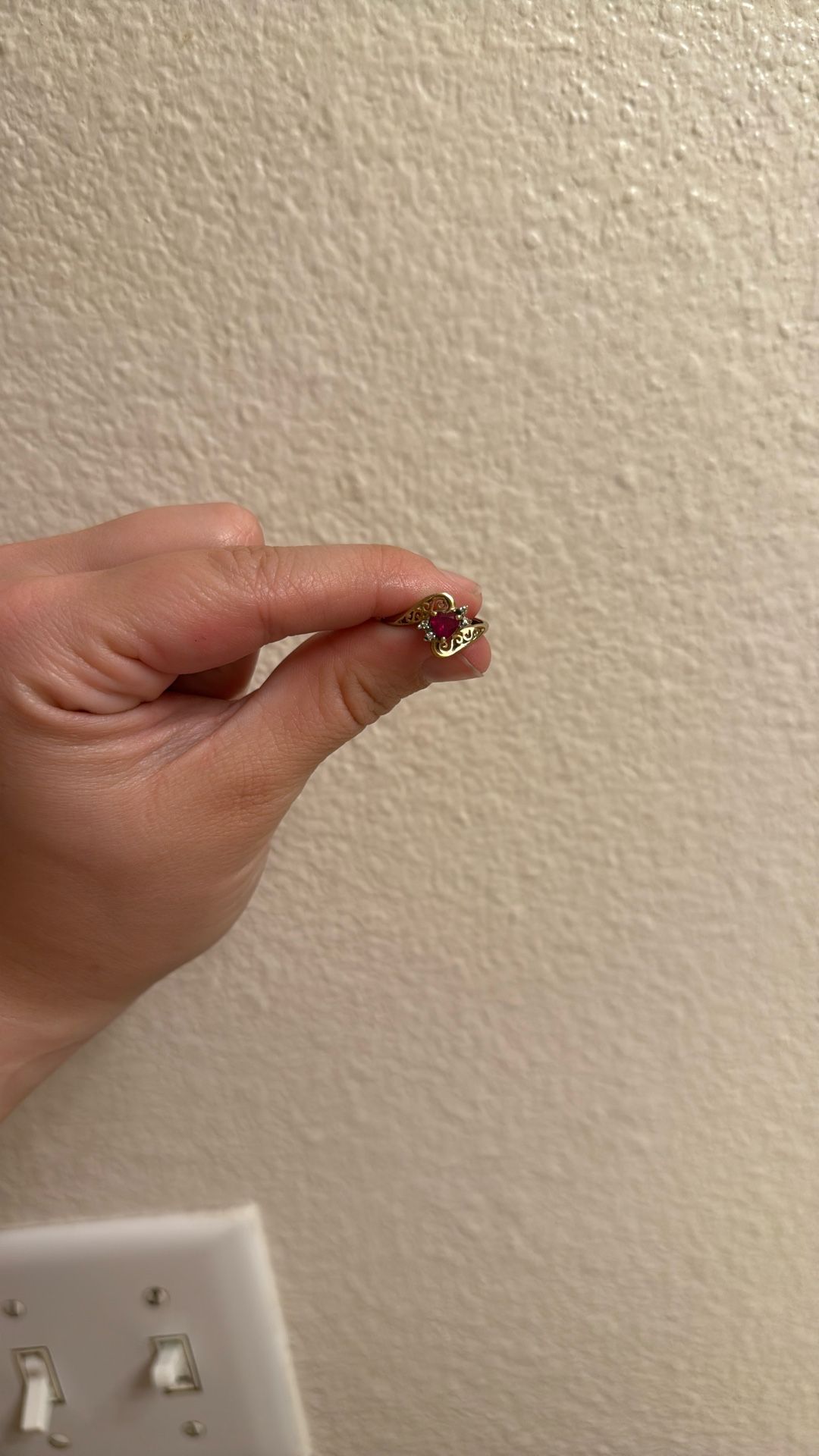 10K Gold Ring – Heart Ruby & Filigree Design