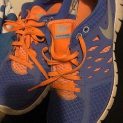 Woman’s Light Weight Nike Size 8.5 