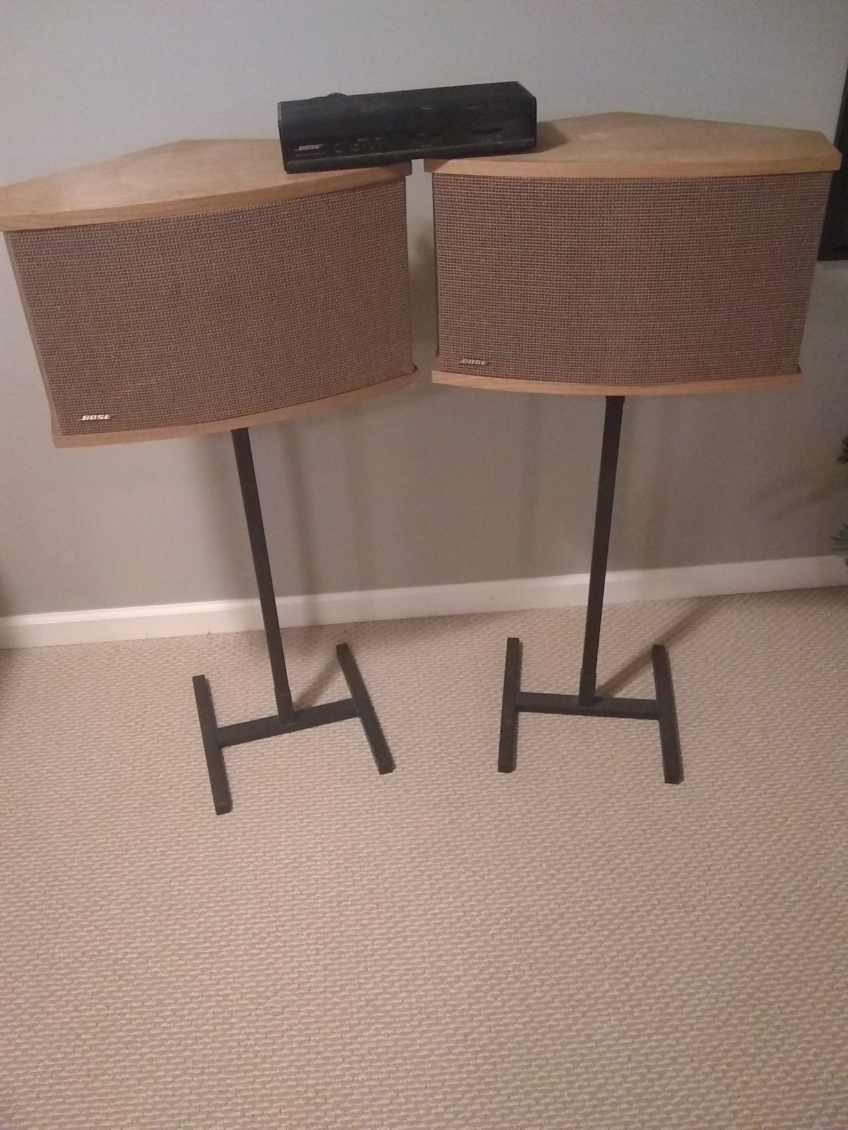 Speakers Bose 901 with equalizer and unlimited wattage and speaker stands