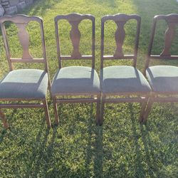 4 Chairs 