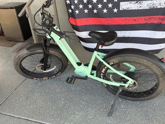 Velotric Nomad E-Bike. Excellent condition
