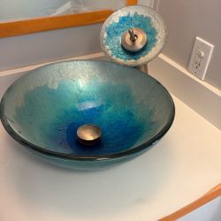 Kraus Top Sink And Faucet 