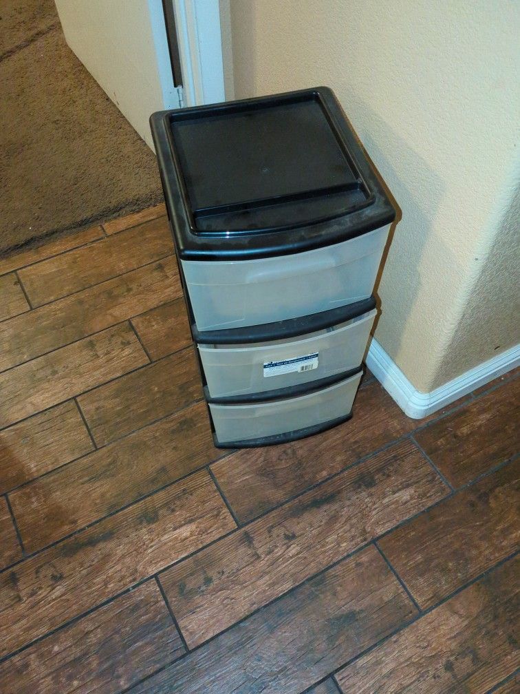 Plastic Storage Containers 