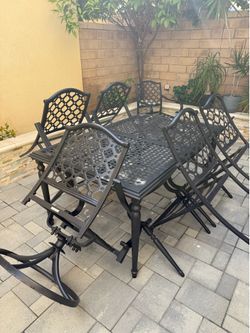 Outdoor dining set