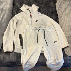 Nike Tech