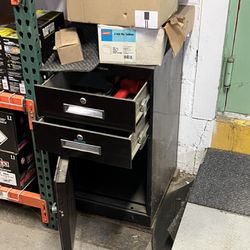 Safe/File Cabinet