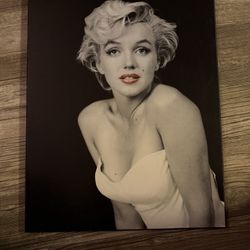 Painting Marilyn Monroe 