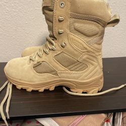 Women’s Boots 6.5