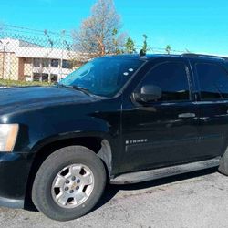 2009 Chevrolet Tahoe. Now $1,588. Must $ell.