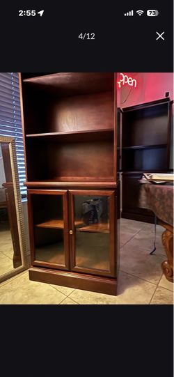 Bombay company Vintage real hard solid wood! Personally owned and in mint condition! Looks like new!