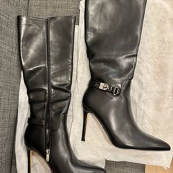 Like New Women’s Knee High Boots (Size 8)