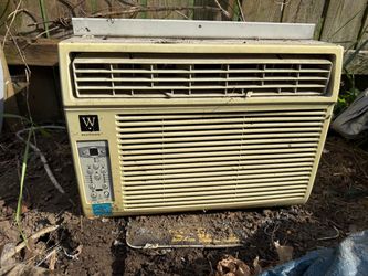 Window ac 12000 btu w remote $130