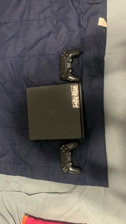 PS4 and controllers