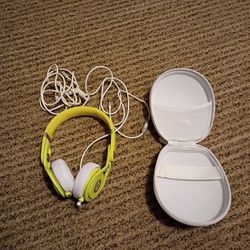 Sold Jan 10, 2026
Beats Mixr Mixer Headphones Yellow/Green w/ audio cable and case
Pre-Owned