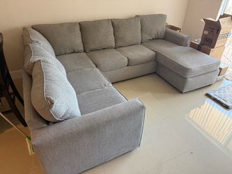 City Furniture / Kevin Charles Murray 6-piece Chaise Sectional with Stain Removal Kit