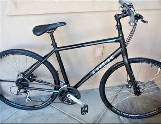 Trek FX2 hybrid bike disc brakes