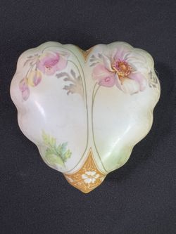 Vintage RS Prussia Trinket Dish Heart Shaped W/Gold & Trim Has Red Mark