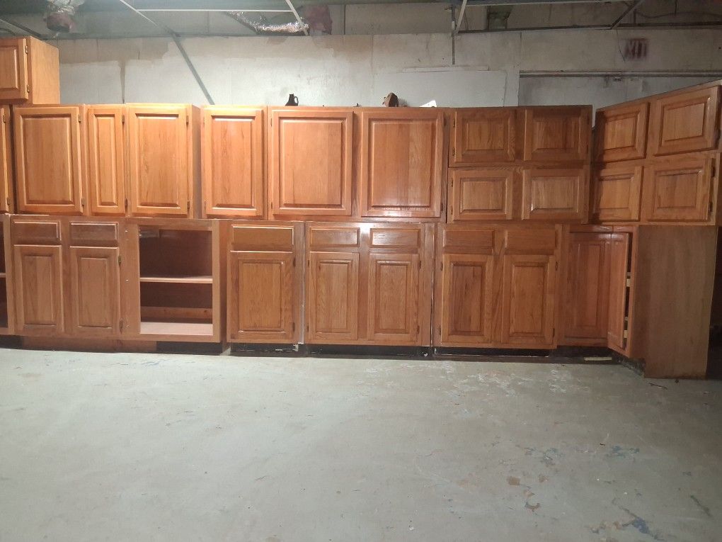 Solid Oak Kitchen Cabinets