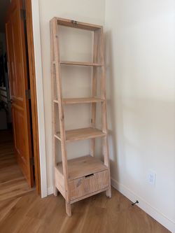 Ladder shelf