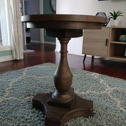 Pedestal Round Side table / Nightstand