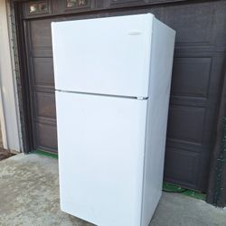 Frigidaire Refrigerator 