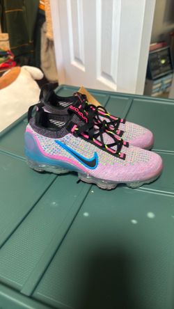 Vapormax women size 5.5