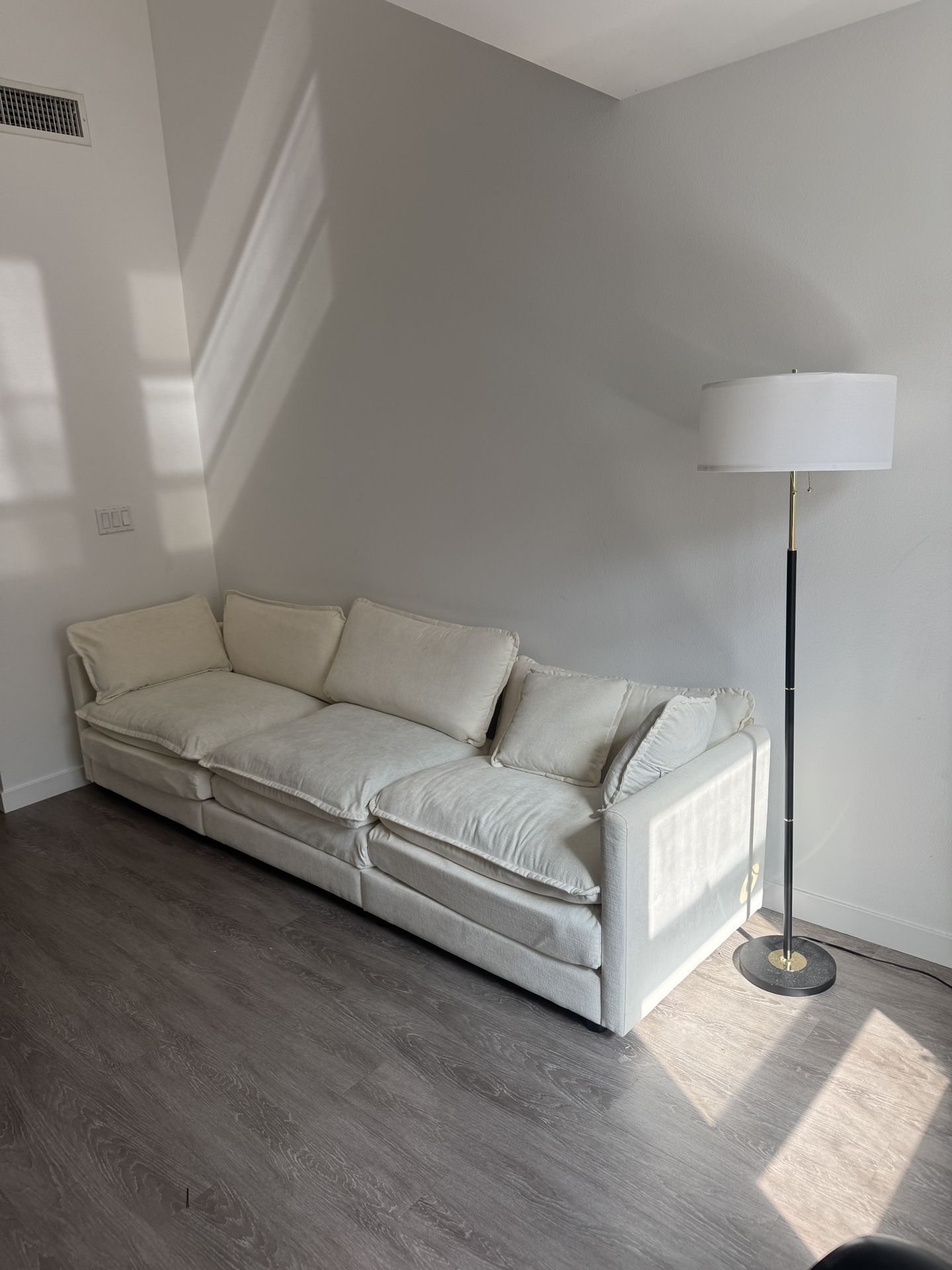 111.5" Upholstered Sofa Couch, Modern Minimalist Style Modular Sofa Couch with Pillows