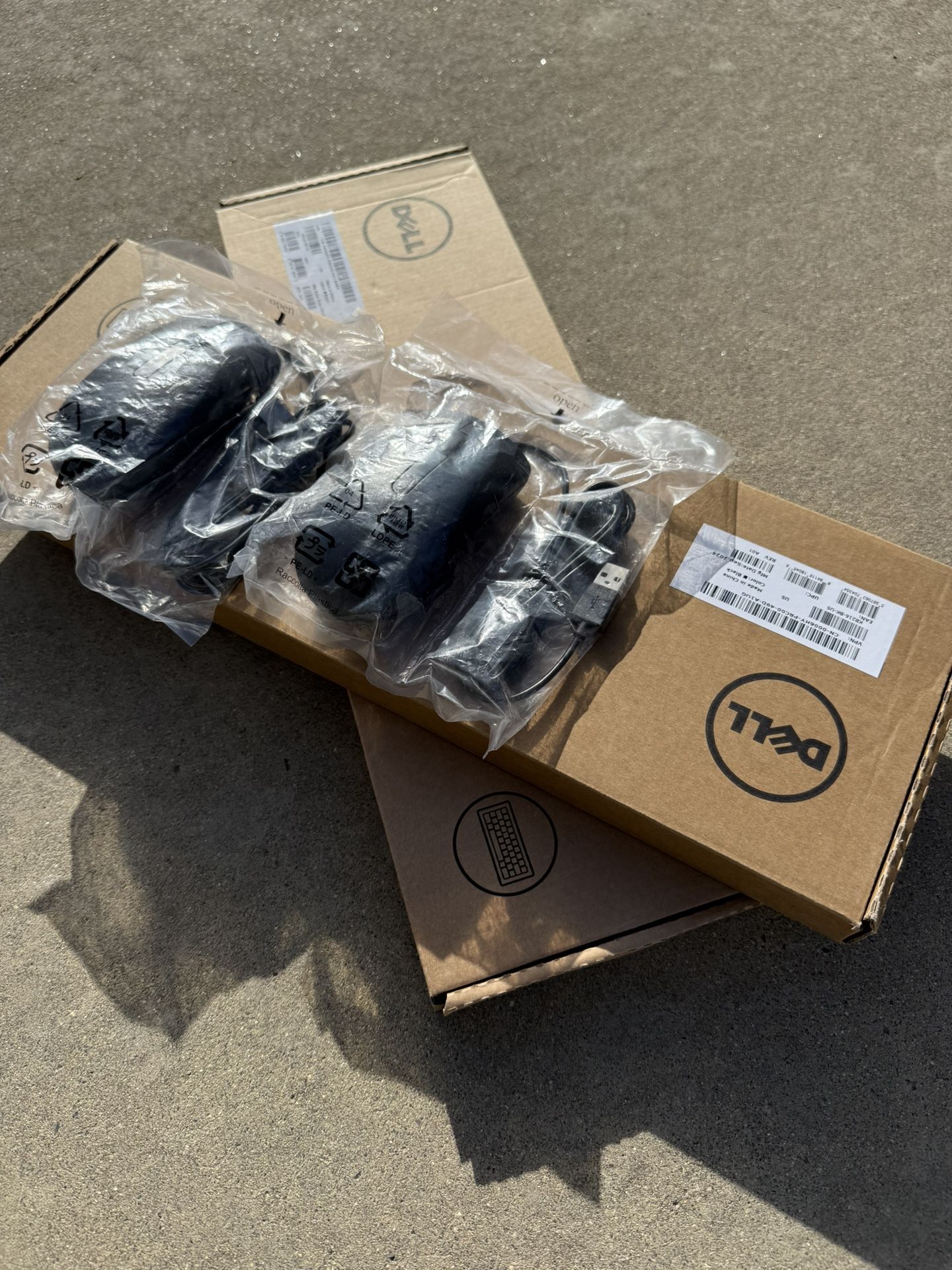 Dell 2 Mouse And 2 Keyboard