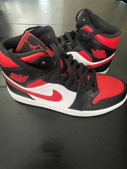 Air Jordan 1 MID 