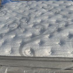 Restronic Pillow top king mattress 