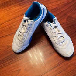 Puma White and Blue Tennis Shoe