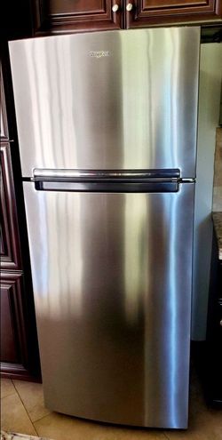 Used Almost new Whirpool refrigerator