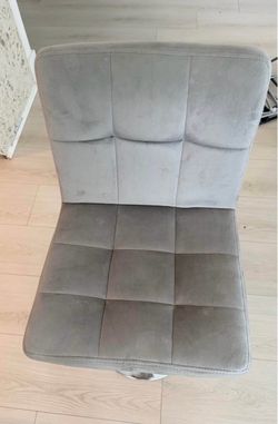 Bar stool