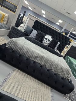 ✨️ King, Cal King, Queen Bed Frame ✨️ Furniture Sectionals, Bedrooms, Dining Avail