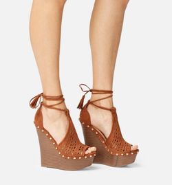 Platform wedges size 8.5