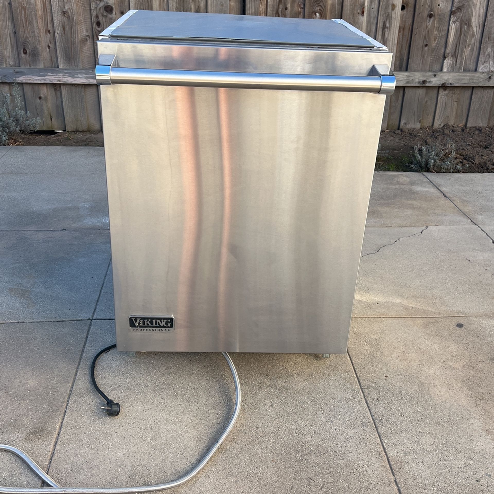 Viking FDW100 Stainless Steel 24 Inch Dishwasher